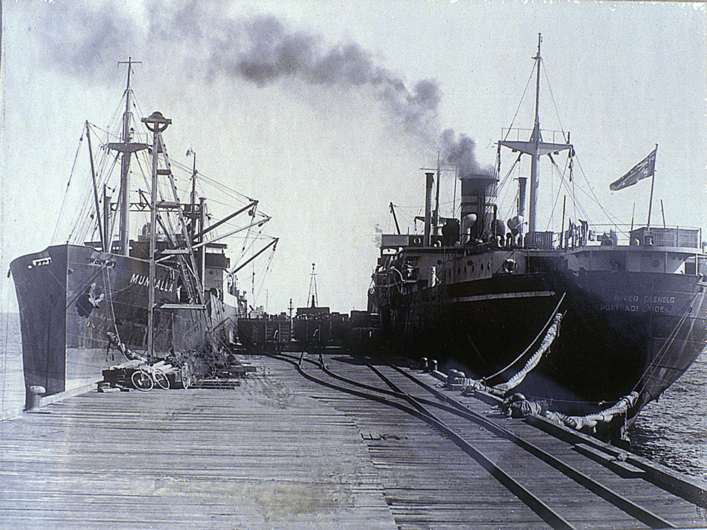 Old ships docking at the first-known version of the Busselton Jetty.